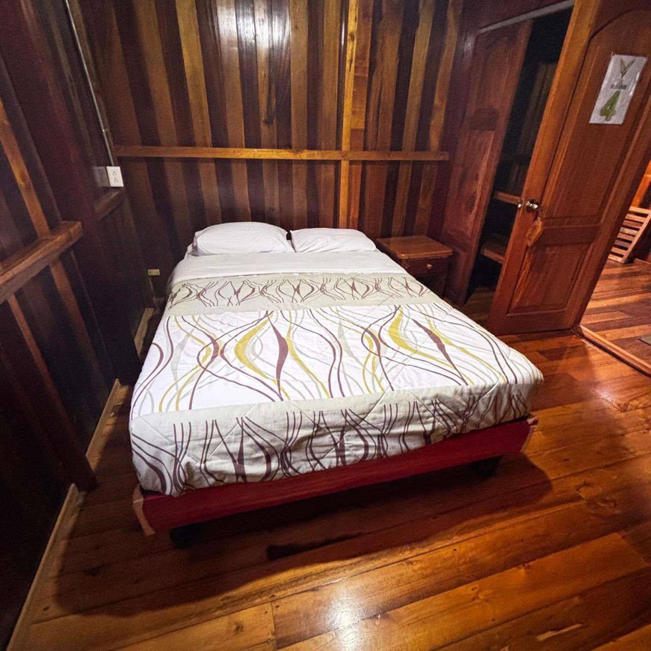 Hostal Vista Verde มินโด ภายนอก รูปภาพ