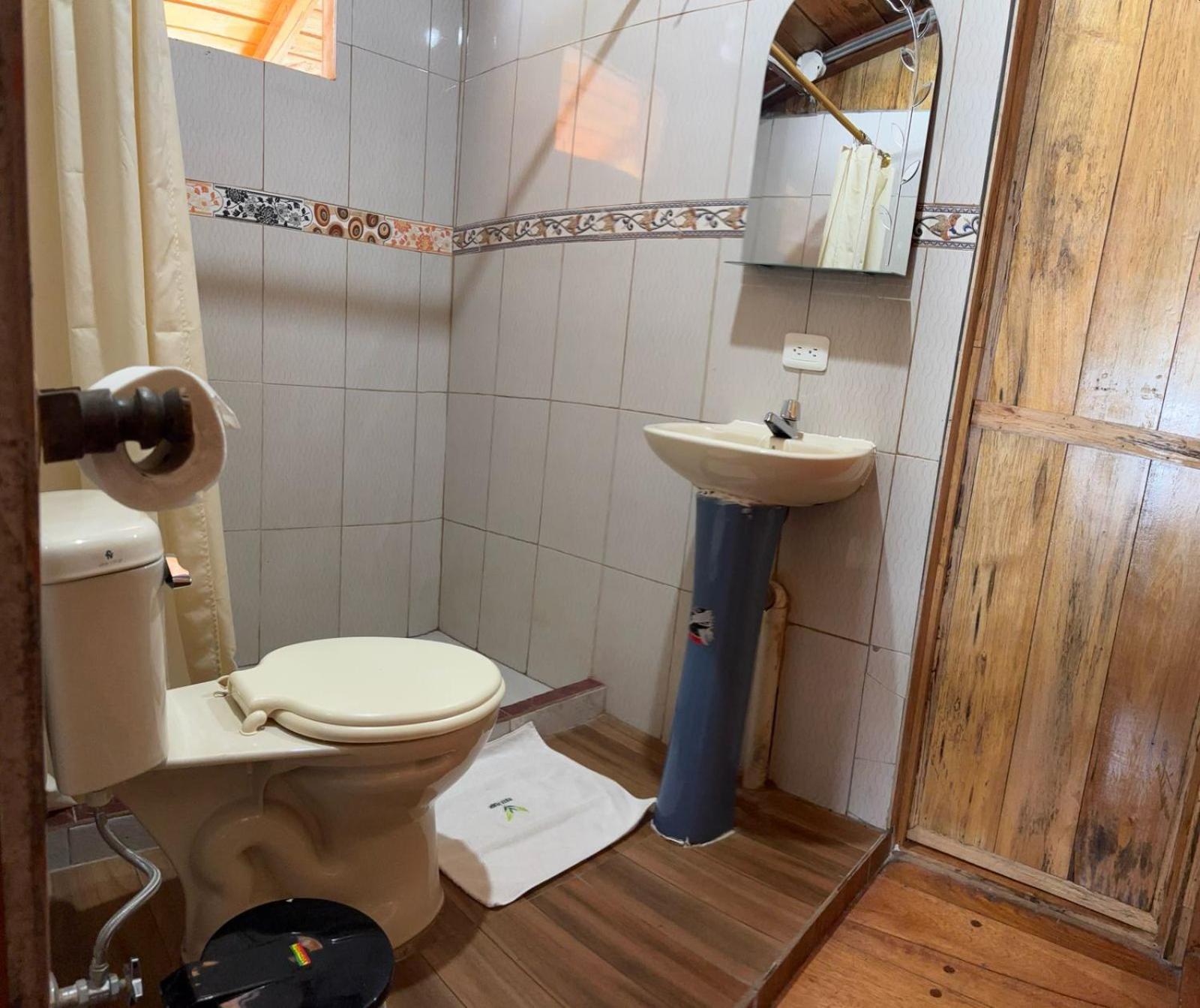 Hostal Vista Verde มินโด ภายนอก รูปภาพ